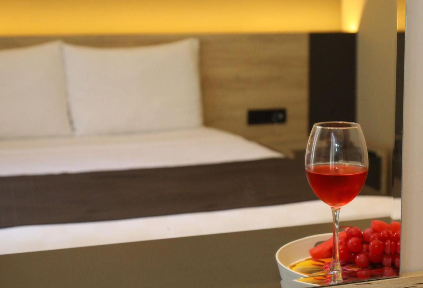 Grand Faik Hotel Cesme Bagian luar foto