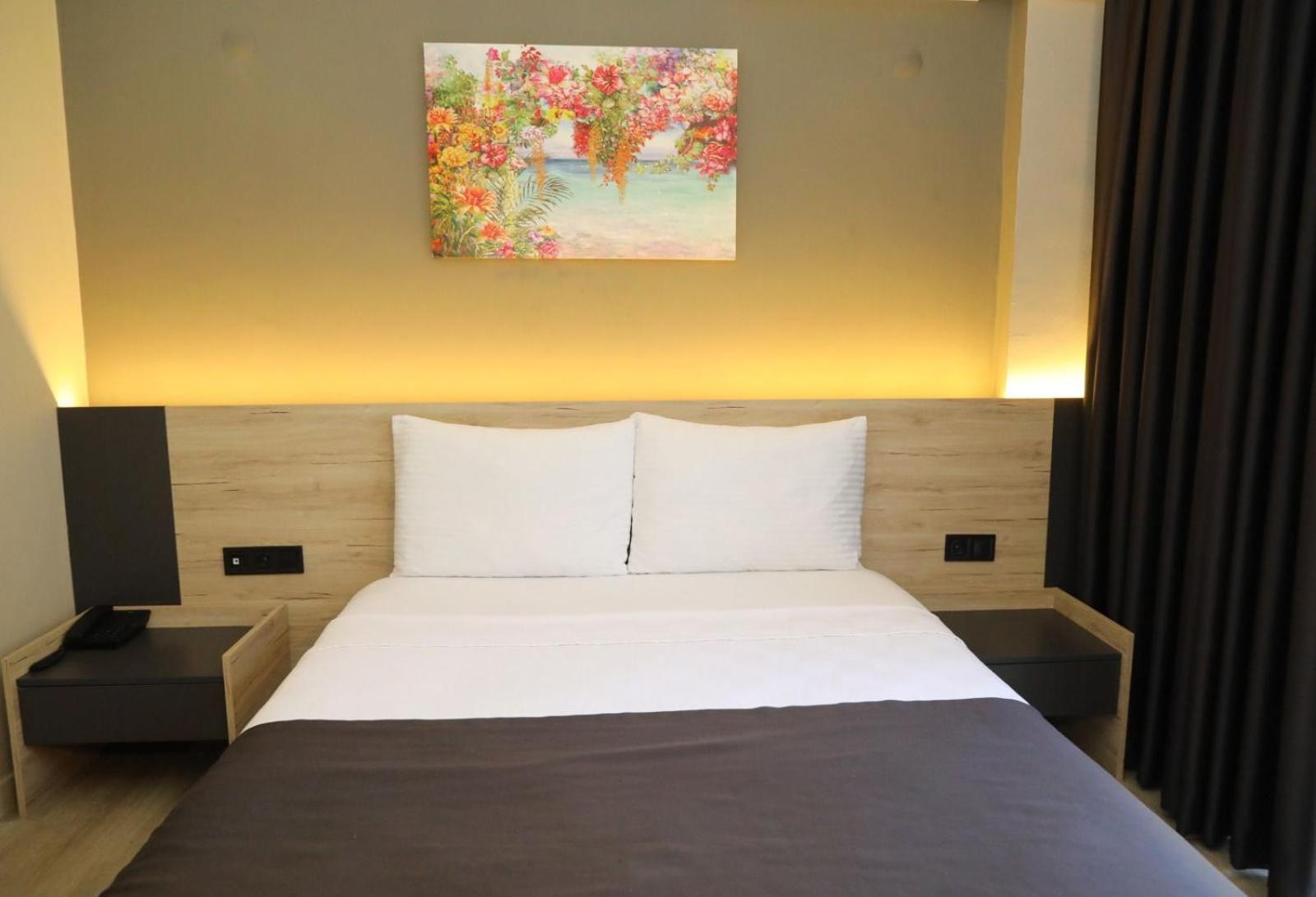 Grand Faik Hotel Cesme Bagian luar foto